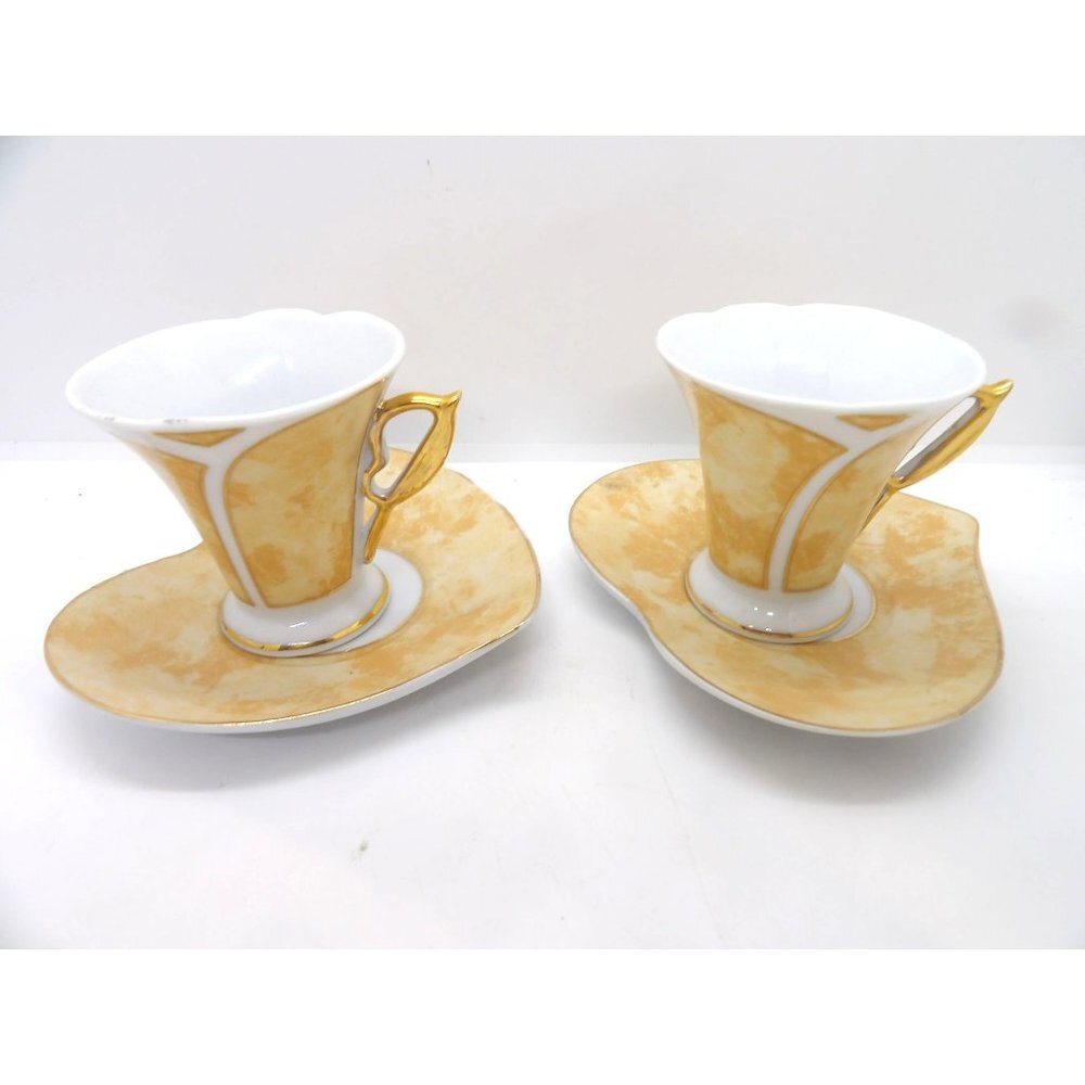 Tea Cups and Saucers T. Bavaria Germany Design (2) preowned